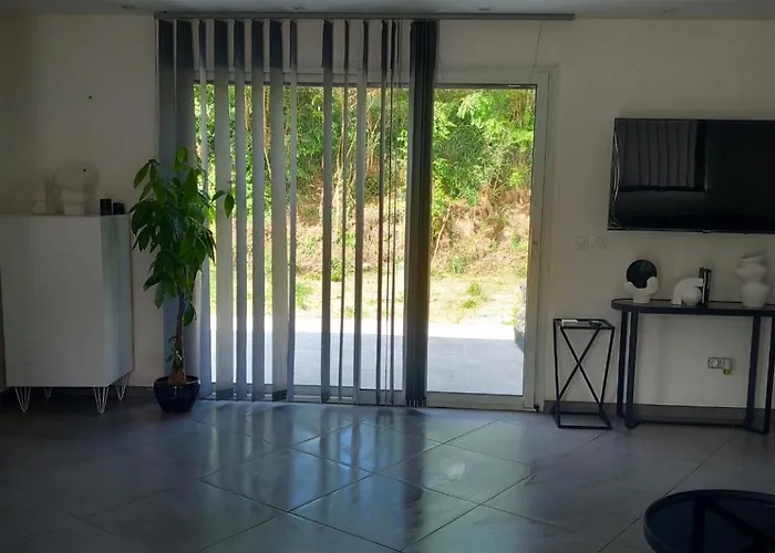 Villa Charming House Between City&countryside *